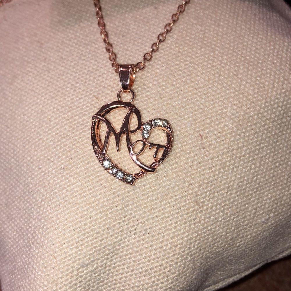 Rose gold mom heart pendant necklace